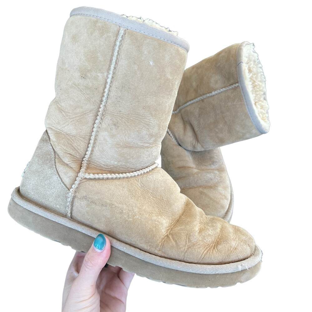 UGG Classic Short Boot Beige Size 7